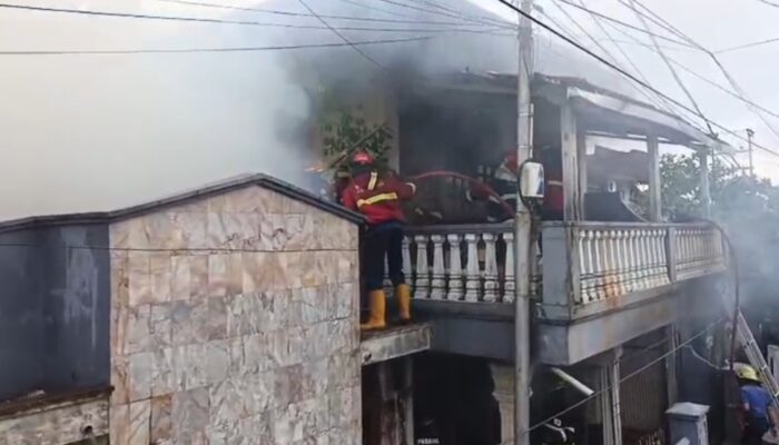 Kebakaran Hanguskan Rumah di Parupuk Tabing Padang, Kerugian Ratusan Juta