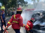 Mobil Honda Freed Terbakar di Jalan Ahmad Yani Padan