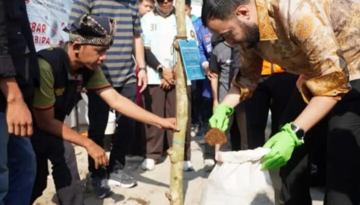 HJK ke-357, Fadly Amran Resmikan Padang Sibersih di Padang Barat