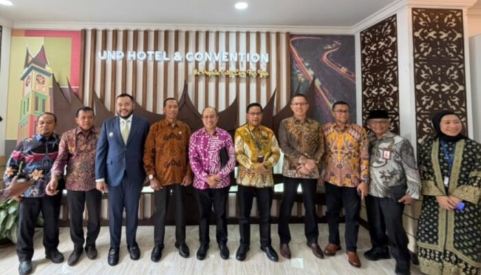 UNP Tuan Rumah Seminar Pendidikan dan HJK ke-357 Bersama Wamen Diktisainstek