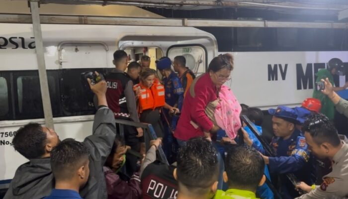 Mentawai Fast Mati Mesin di Muara Padang, 306 Penumpang Berhasil Dievakuasi