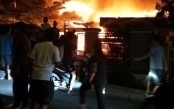 Kebakaran Dua Rumah di Piai Tanah Sirah Padang, Kerugian Ditaksir Rp800 Juta