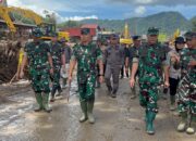 618 Prajurit TNI Turun Bantu Pulihkan Bencana Galodo di Solok