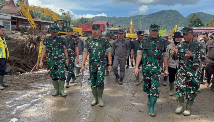 618 Prajurit TNI Turun Bantu Pulihkan Bencana Galodo di Solok