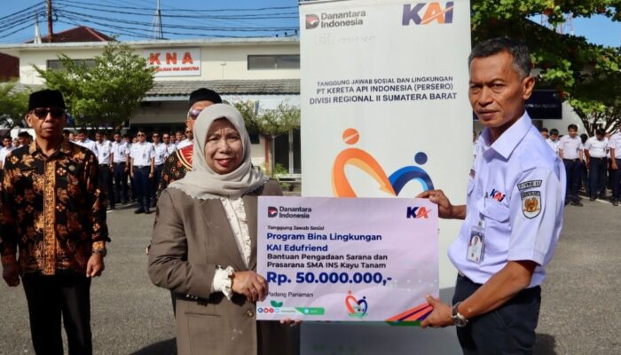 Terus Melayani di Usia ke-81, Sumbar Salurkan Bantuan TJSL Rp100 Juta