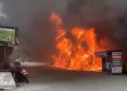 Kebakaran Gudang BBM di Limau Manis Padang, 7 Motor dan 7 Bangunan Hangus