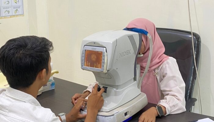 Jemput Bola Strategi Pemasaran Optik Alana Padang Gaet Pelanggan