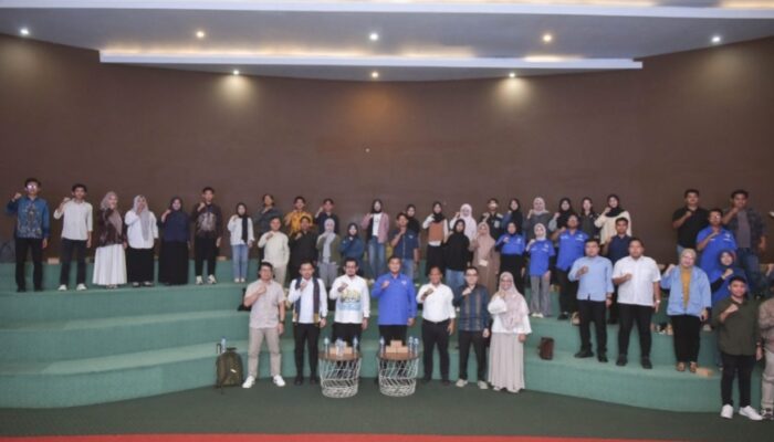 UNP dan KNPI Sumbar Bekali Pemuda dengan Leadership Branding